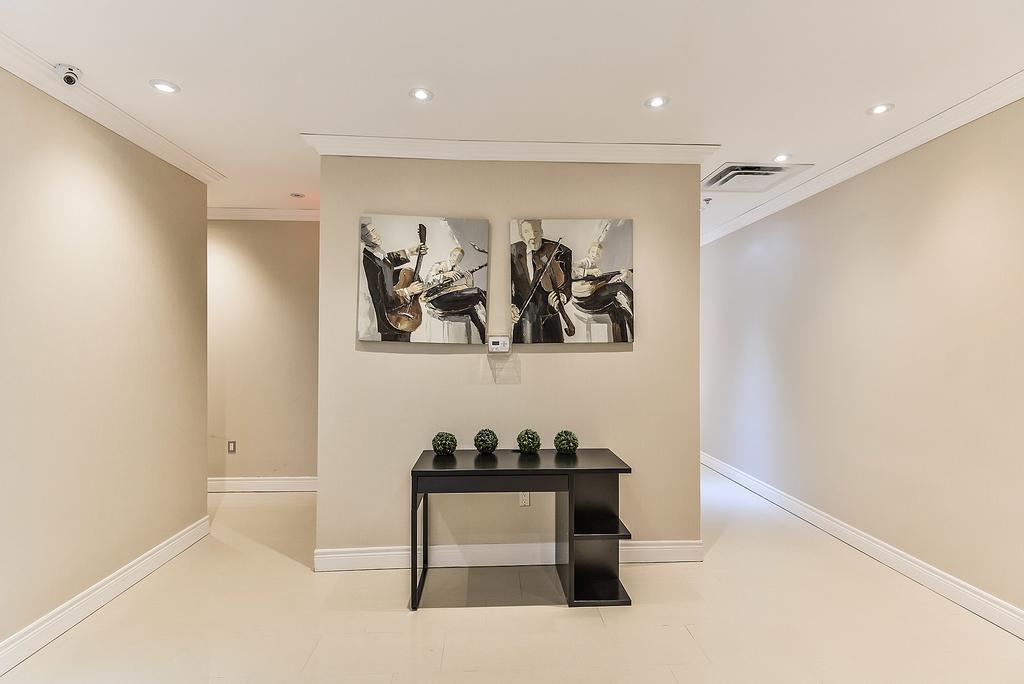 Nu Hotel Toronto Airport Мисисага Екстериор снимка