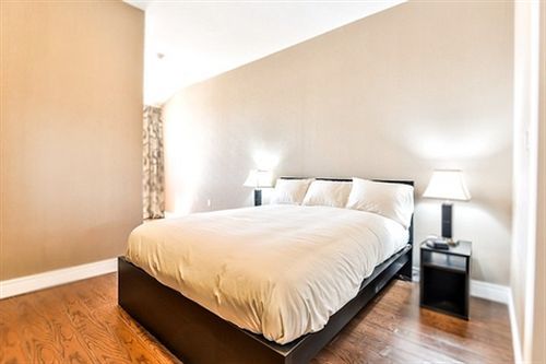 Nu Hotel Toronto Airport Мисисага Екстериор снимка