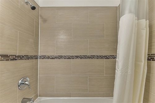 Nu Hotel Toronto Airport Мисисага Екстериор снимка