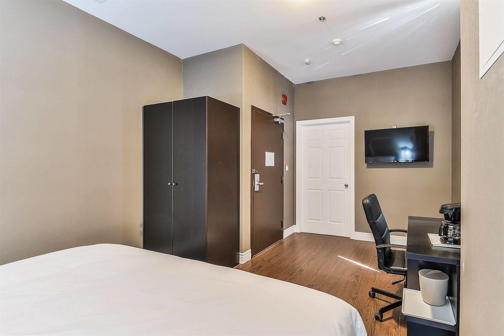 Nu Hotel Toronto Airport Мисисага Екстериор снимка